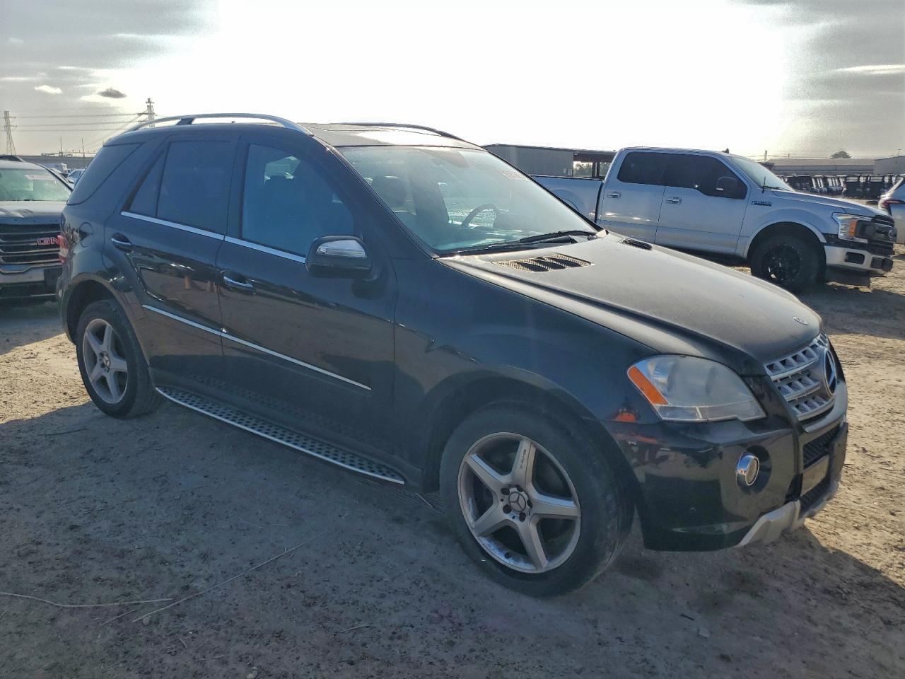2009 MERCEDES-BENZ ML 550 photo 4