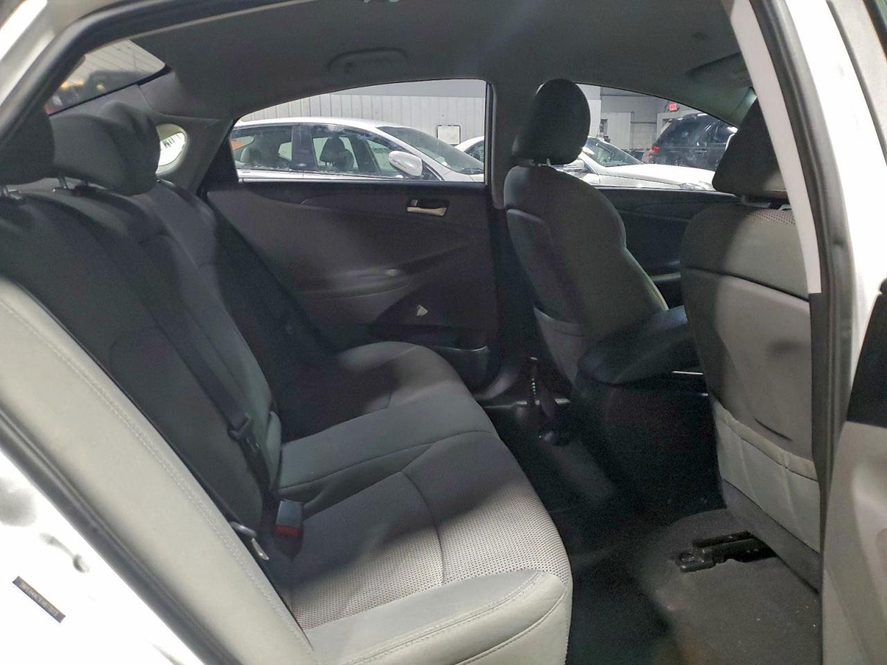 2014 HYUNDAI SONATA GLS photo 19