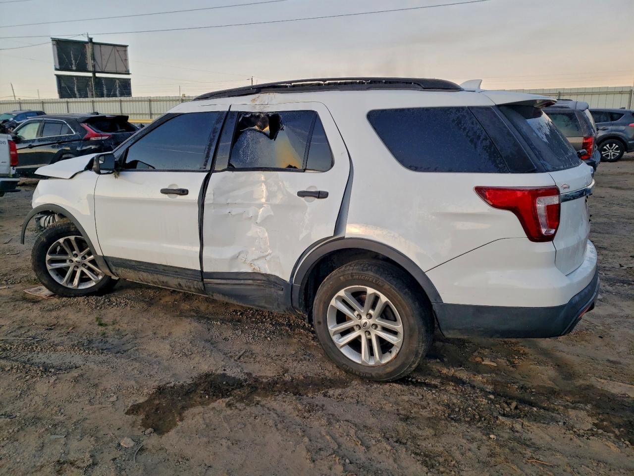 2016 FORD EXPLORER photo 2