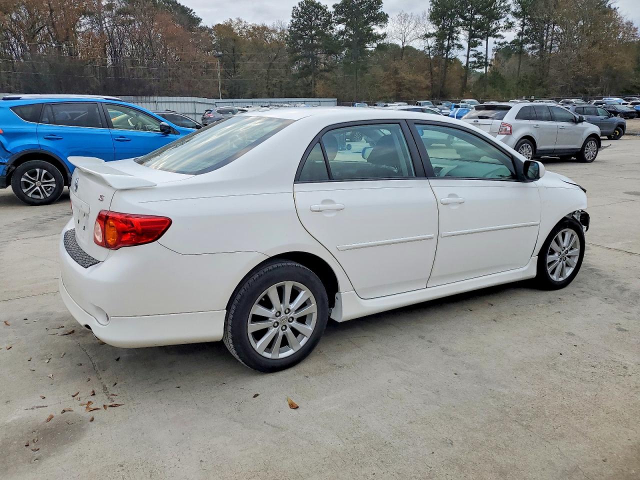 2010 TOYOTA COROLLA BASE photo 3