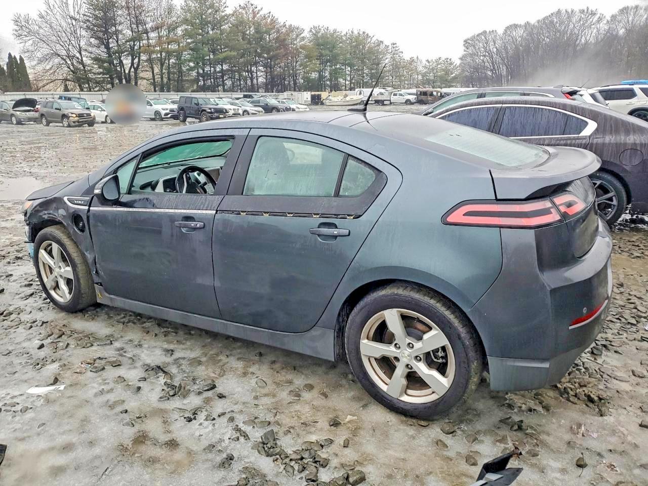 2013 CHEVROLET VOLT photo 2