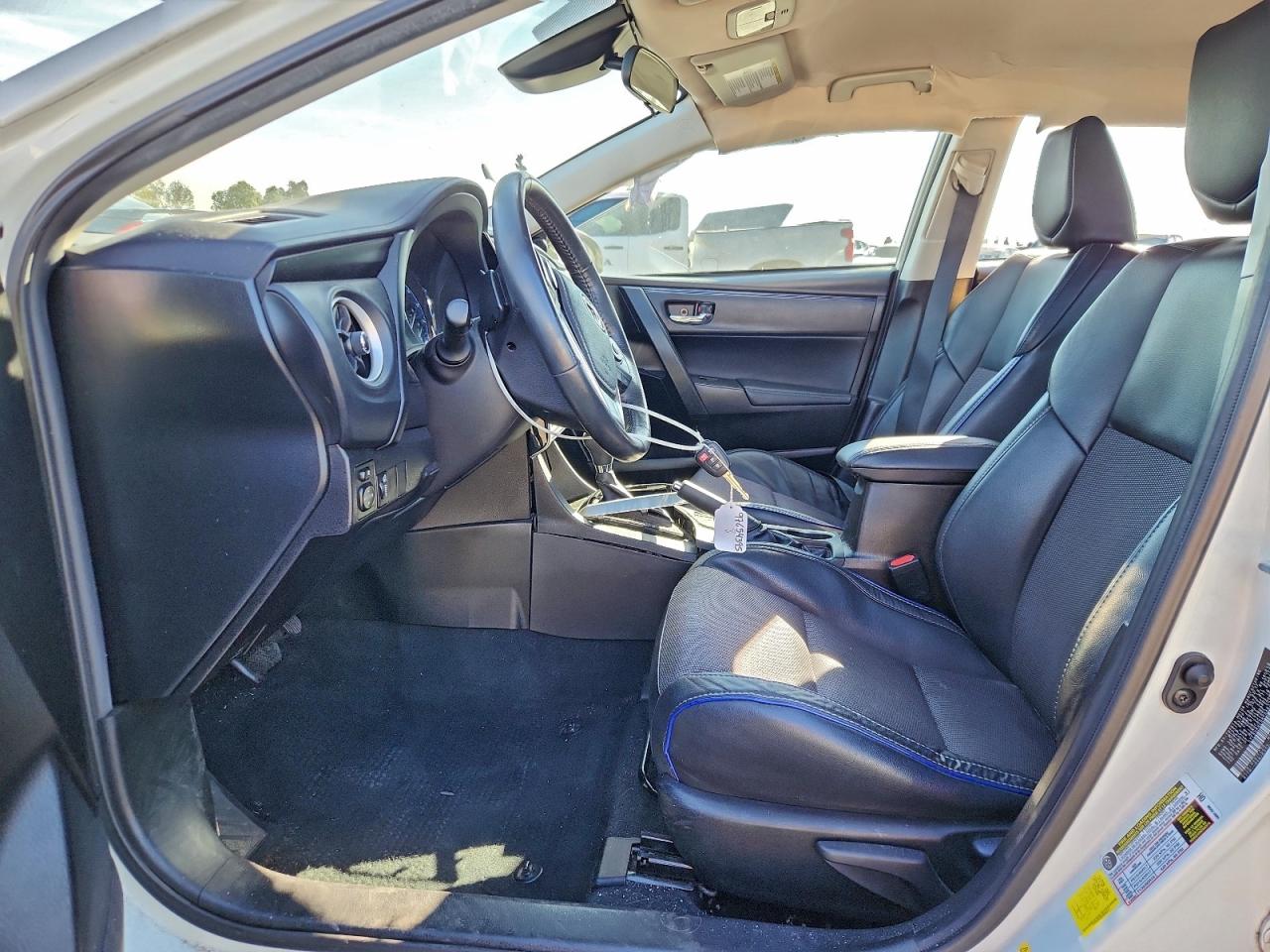 2017 TOYOTA COROLLA L photo 7