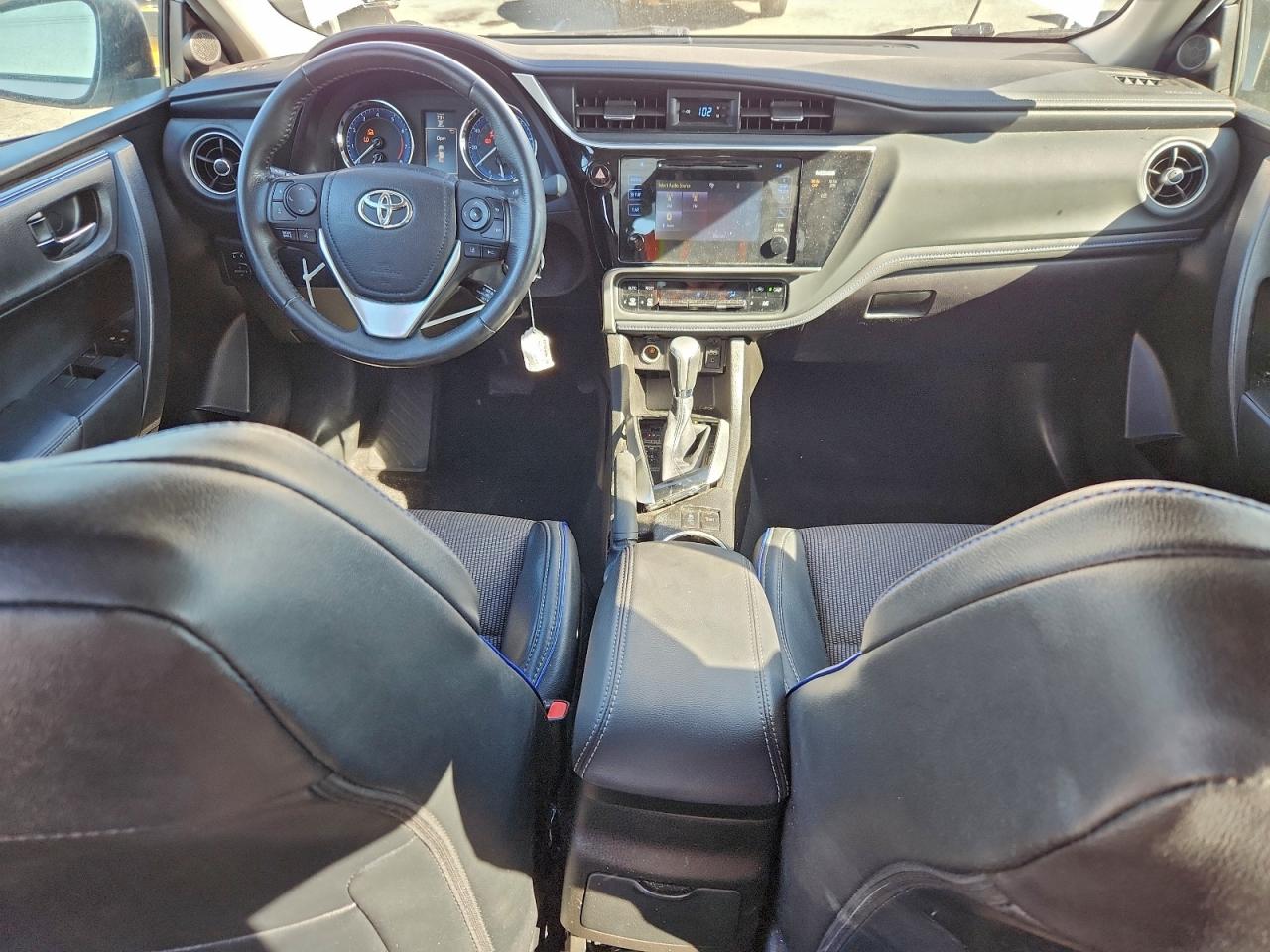 2017 TOYOTA COROLLA L photo 8
