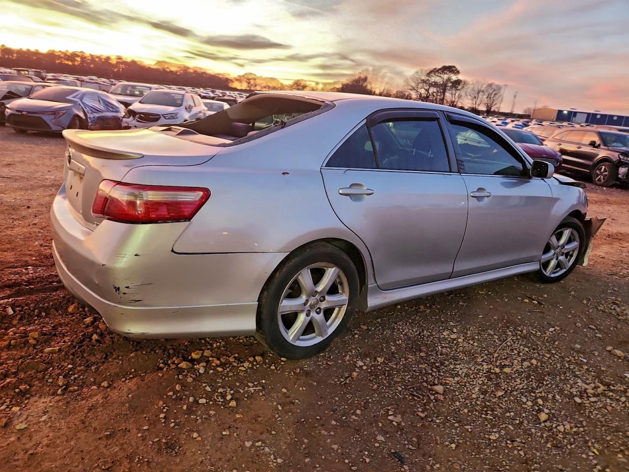 2007 TOYOTA CAMRY LE photo 3