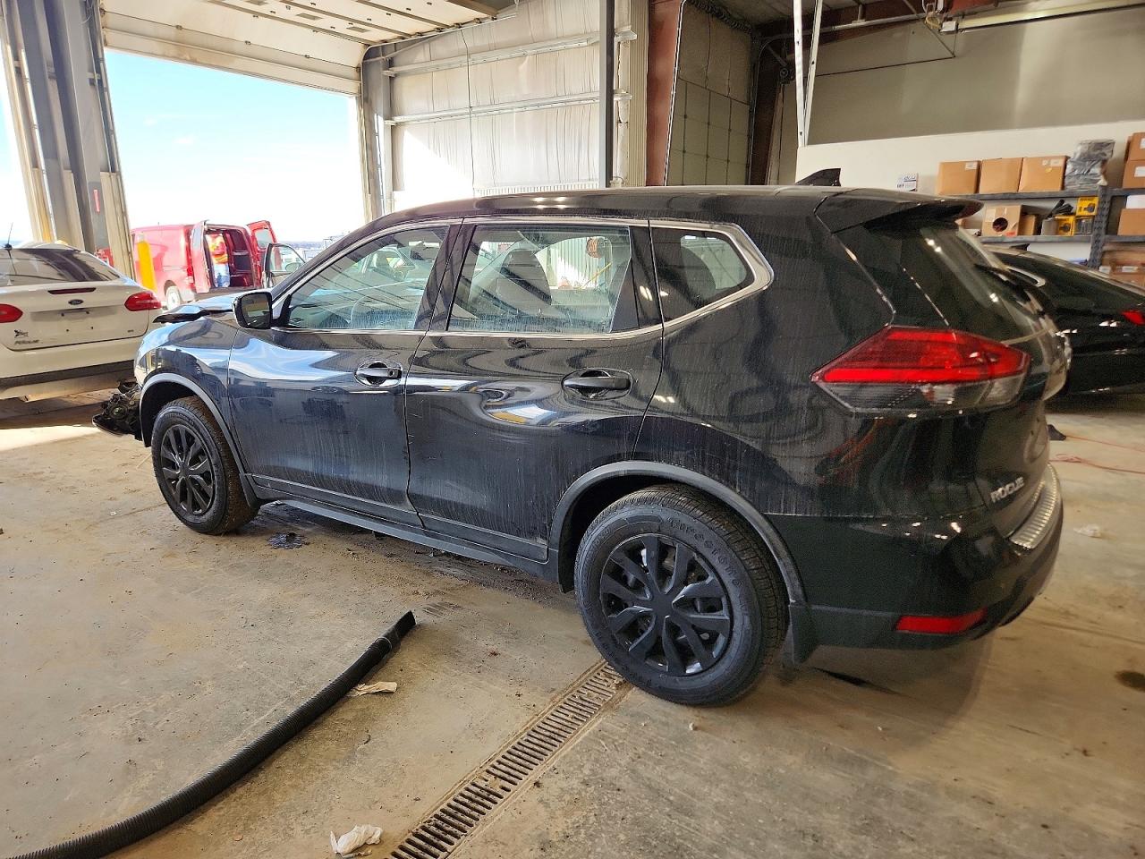 2017 NISSAN ROGUE S photo 2
