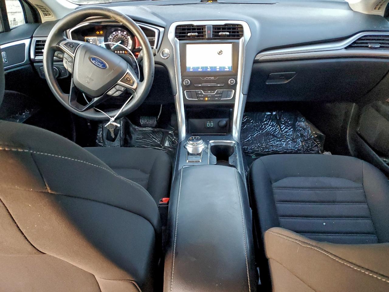 2020 FORD FUSION SE photo 8