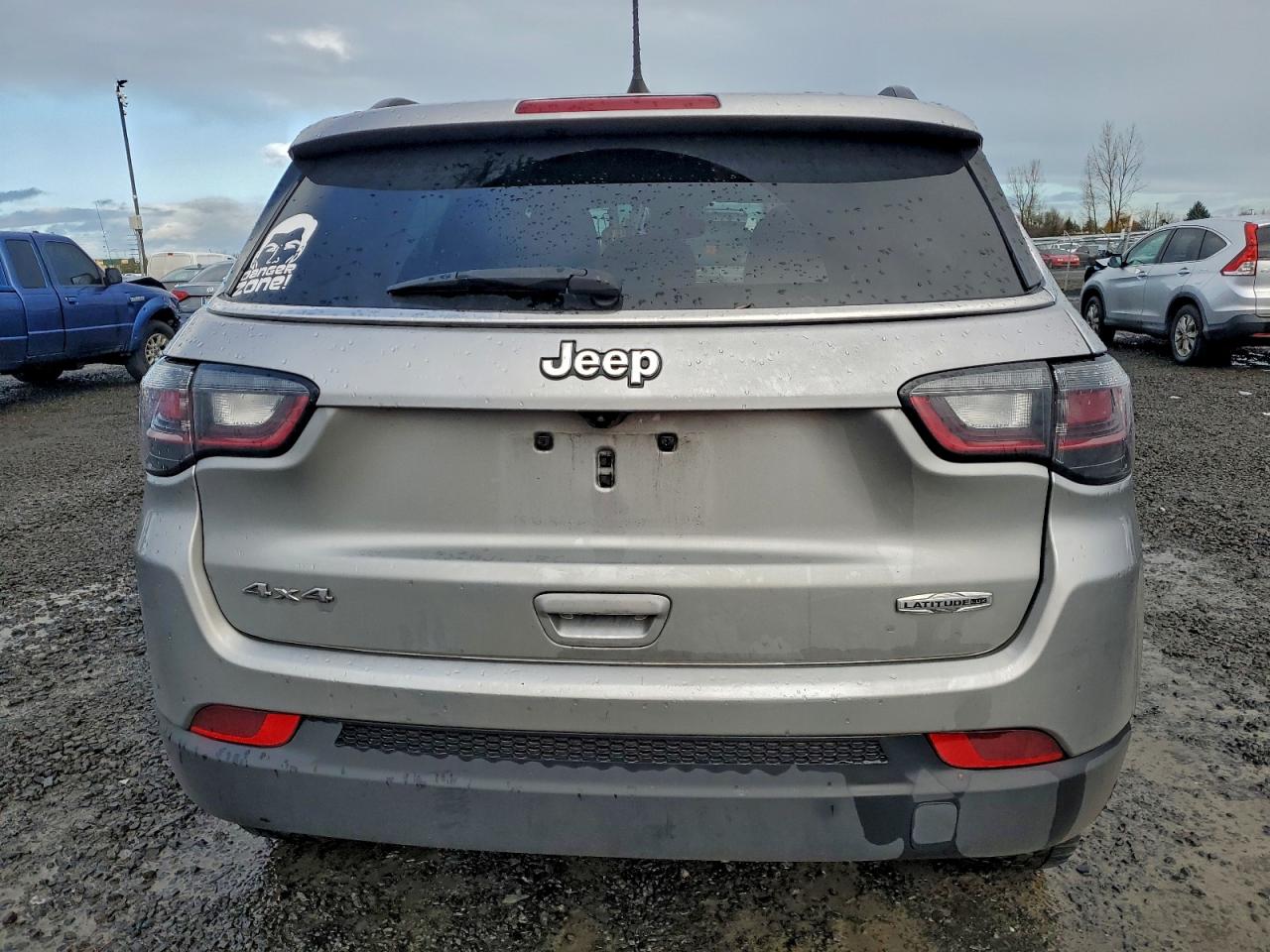 2022 JEEP COMPASS LATITUDE LUX photo 6