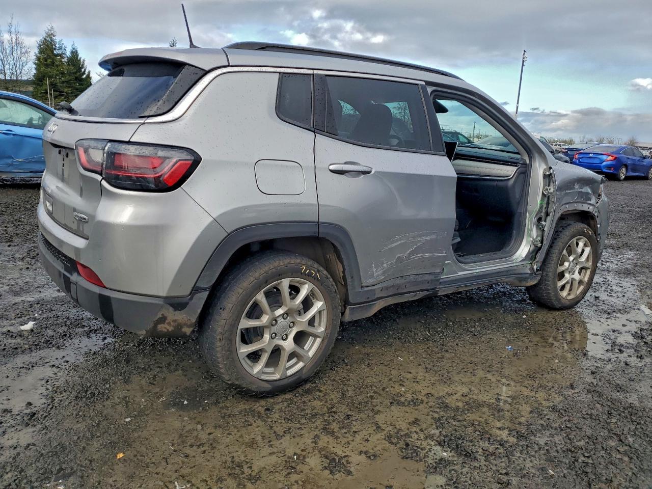 2022 JEEP COMPASS LATITUDE LUX photo 3
