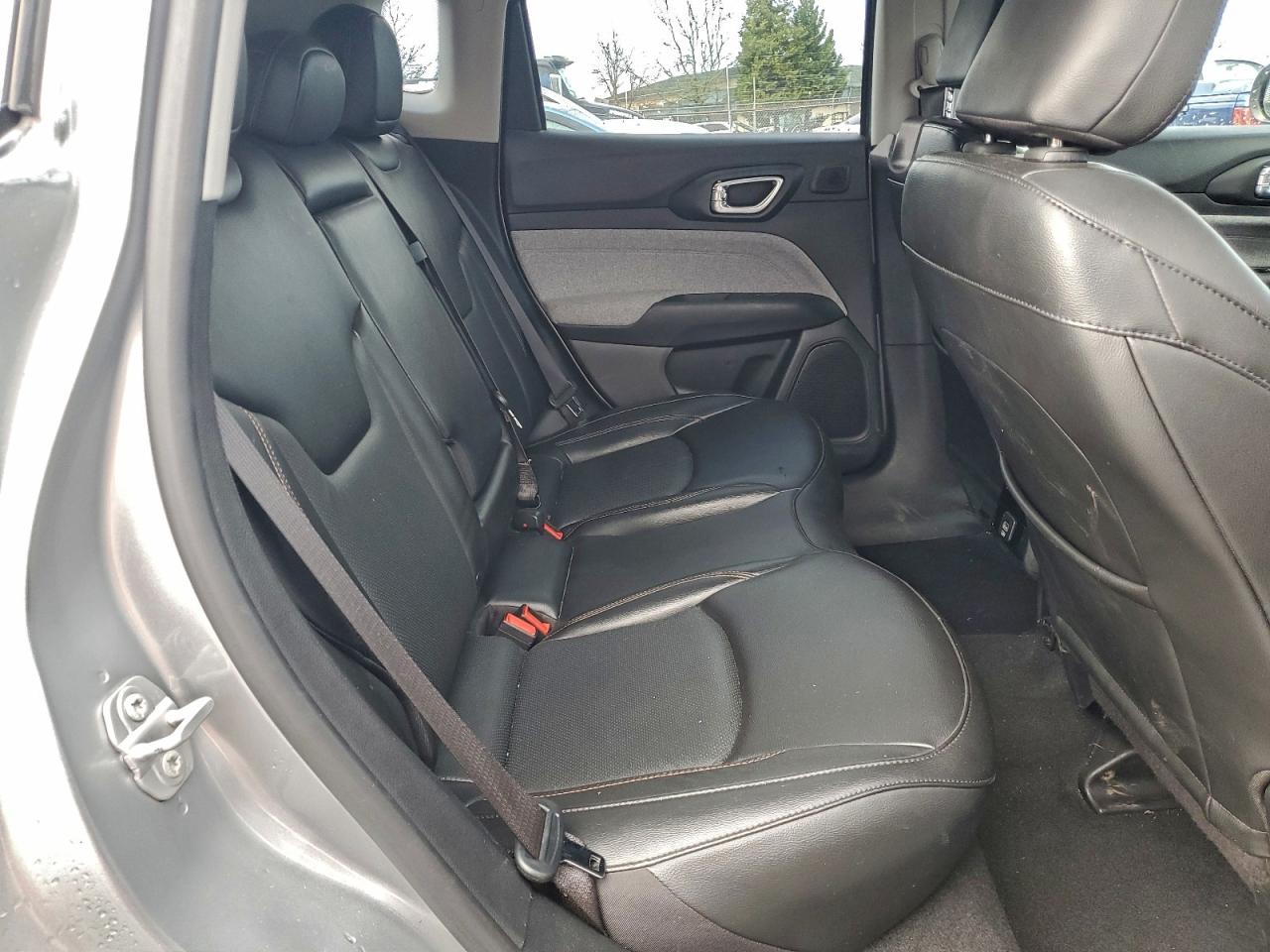 2022 JEEP COMPASS LATITUDE LUX photo 11