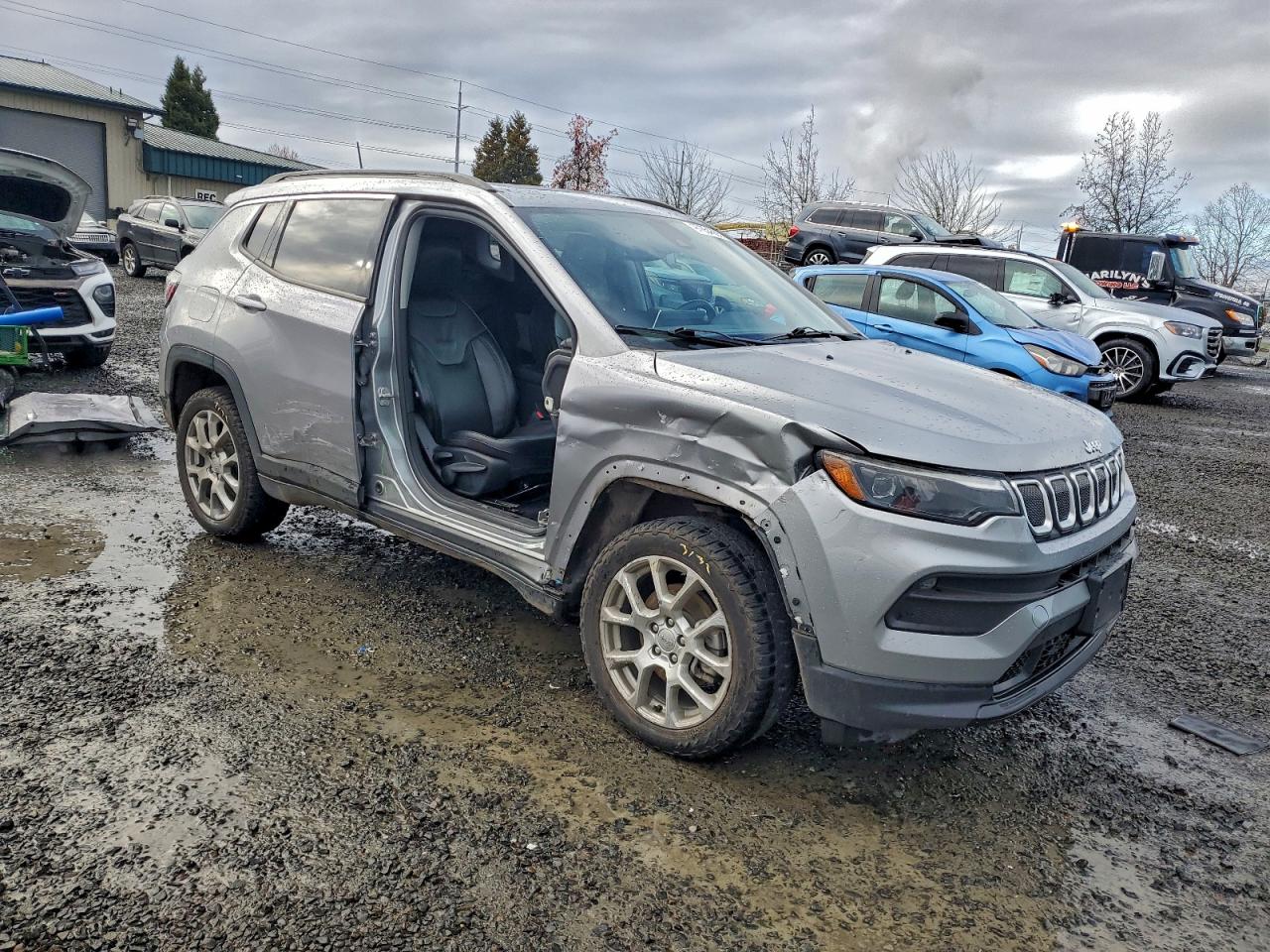 2022 JEEP COMPASS LATITUDE LUX photo 4