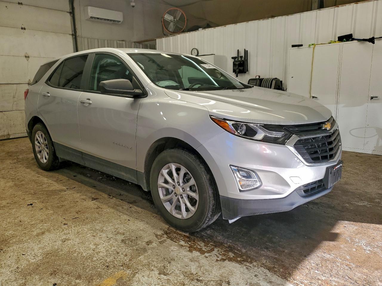 2021 CHEVROLET EQUINOX LS photo 4
