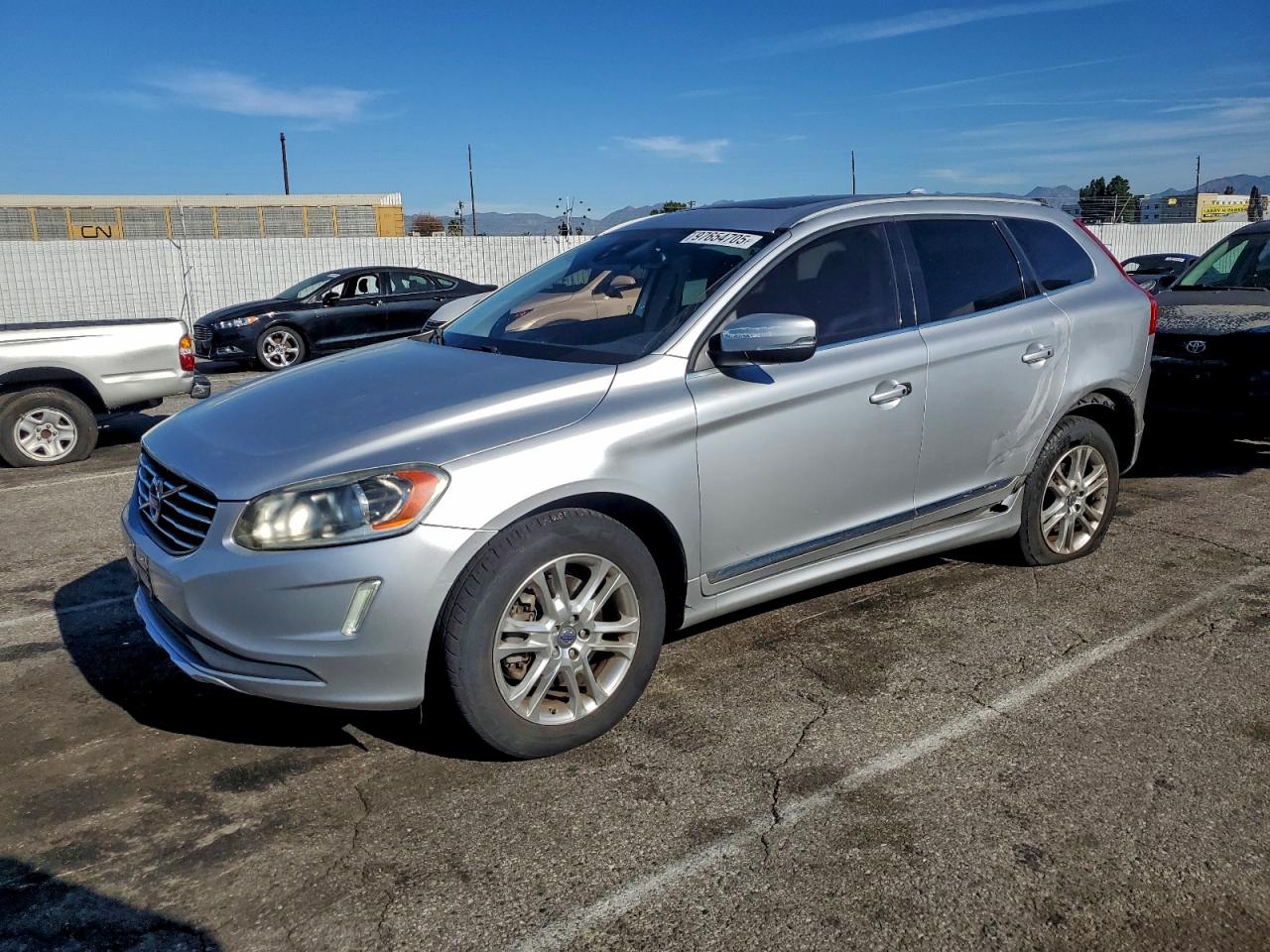 2015 VOLVO XC60