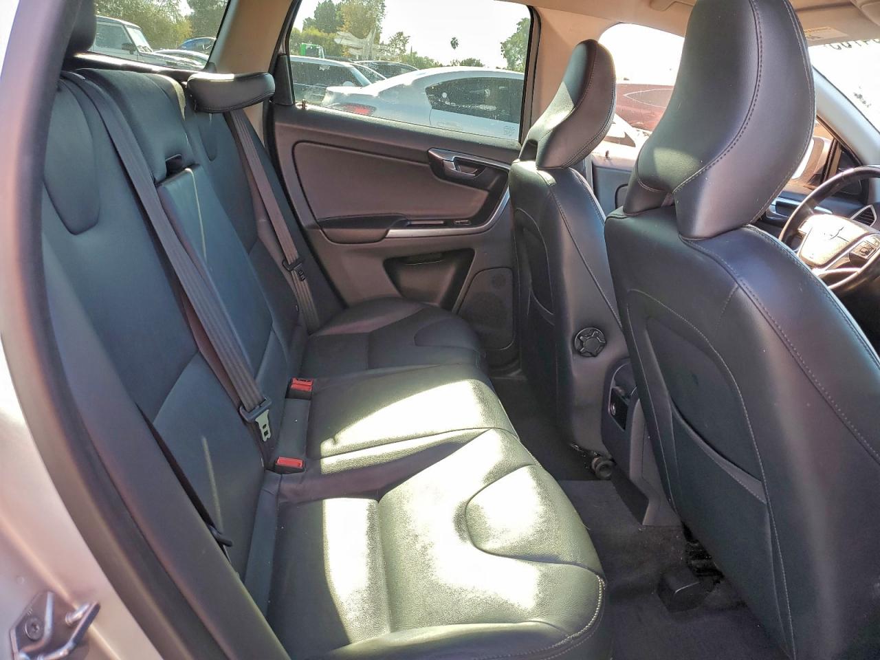 2015 VOLVO XC60 T5 PREMIER photo 10