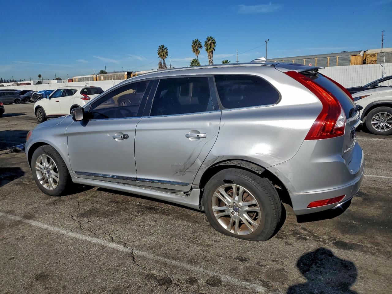 2015 VOLVO XC60 T5 PREMIER photo 2