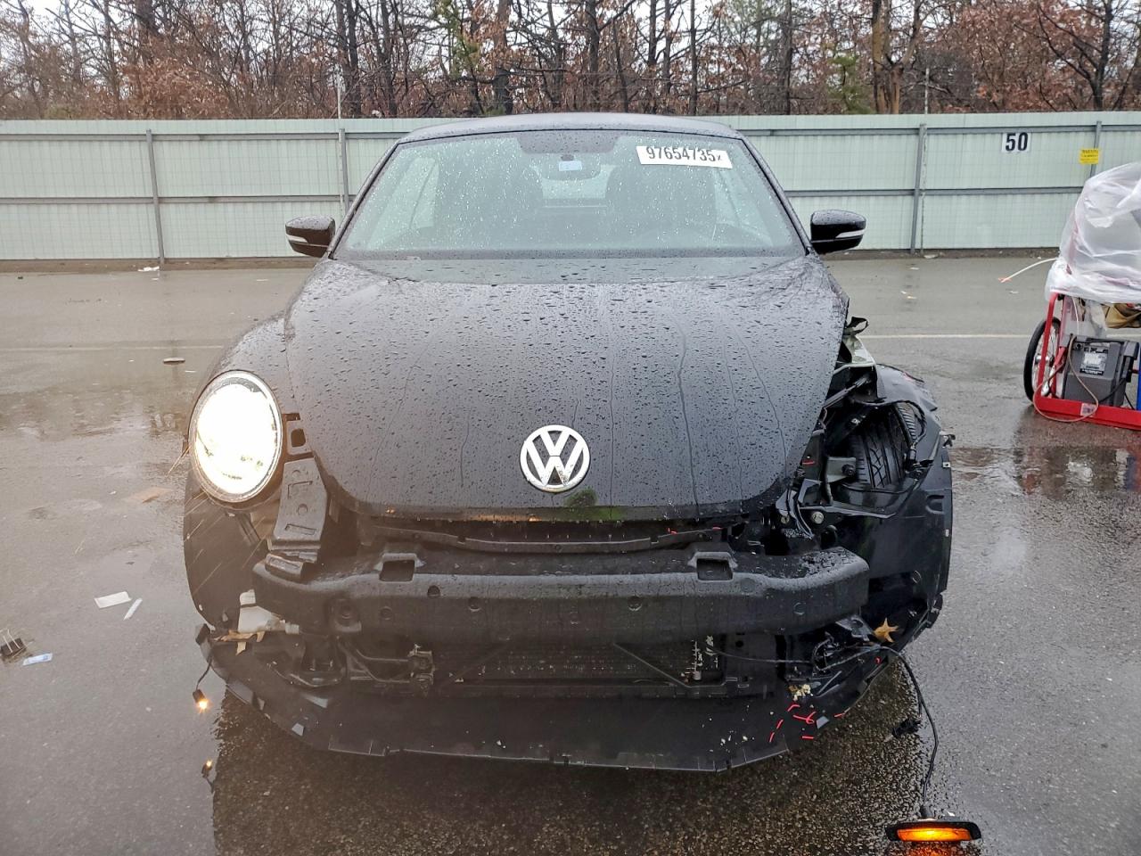 2013 VOLKSWAGEN BEETLE photo 5