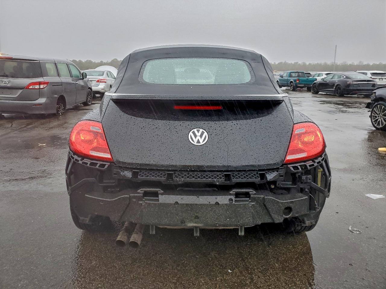 2013 VOLKSWAGEN BEETLE photo 6