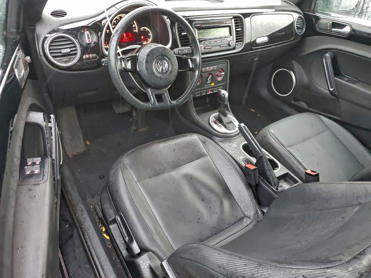 2013 VOLKSWAGEN BEETLE photo 8