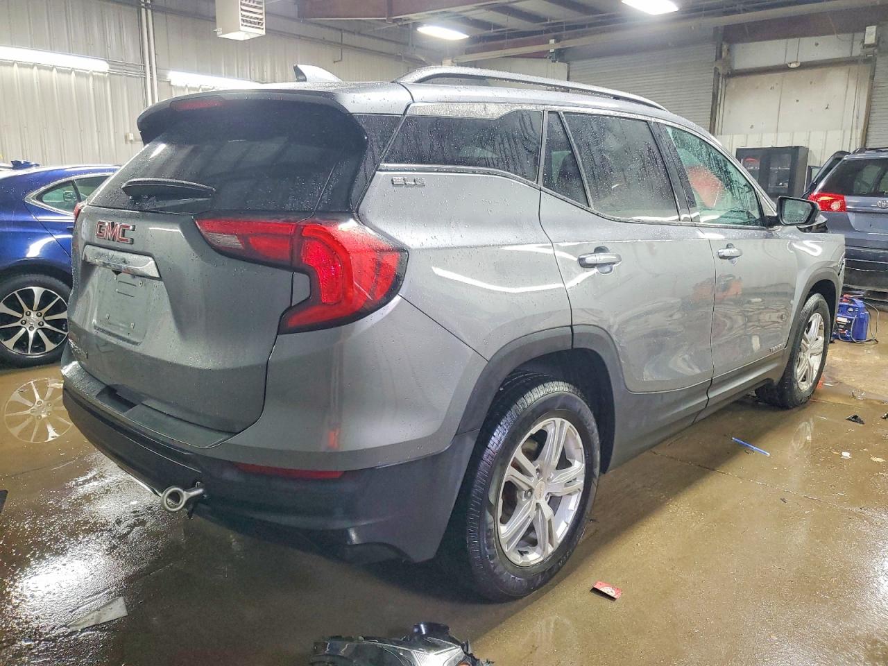 2020 GMC TERRAIN SLE photo 3