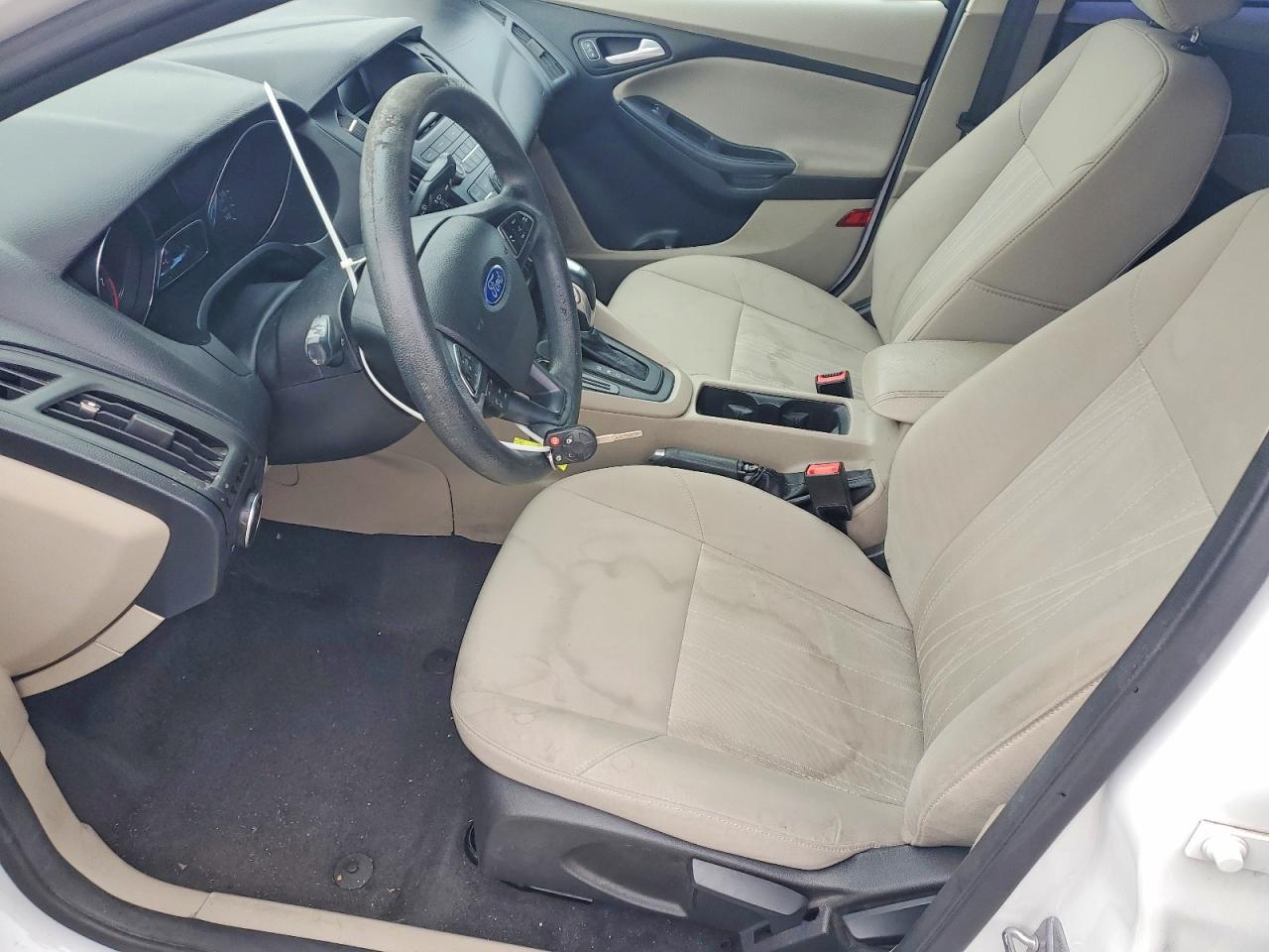 2015 FORD FOCUS SE photo 7
