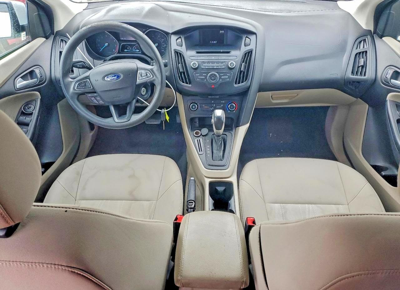 2015 FORD FOCUS SE photo 8