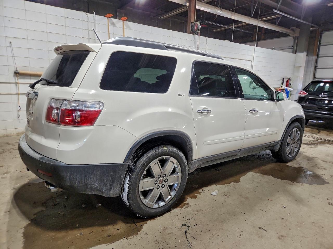 2010 GMC ACADIA SLT-2 photo 3