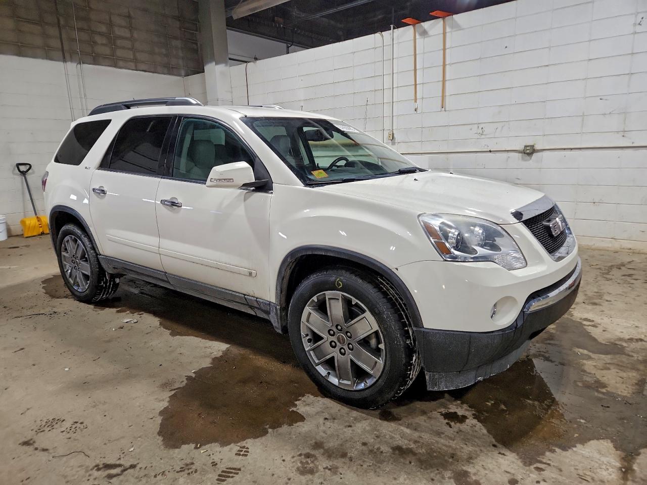 2010 GMC ACADIA SLT-2 photo 4