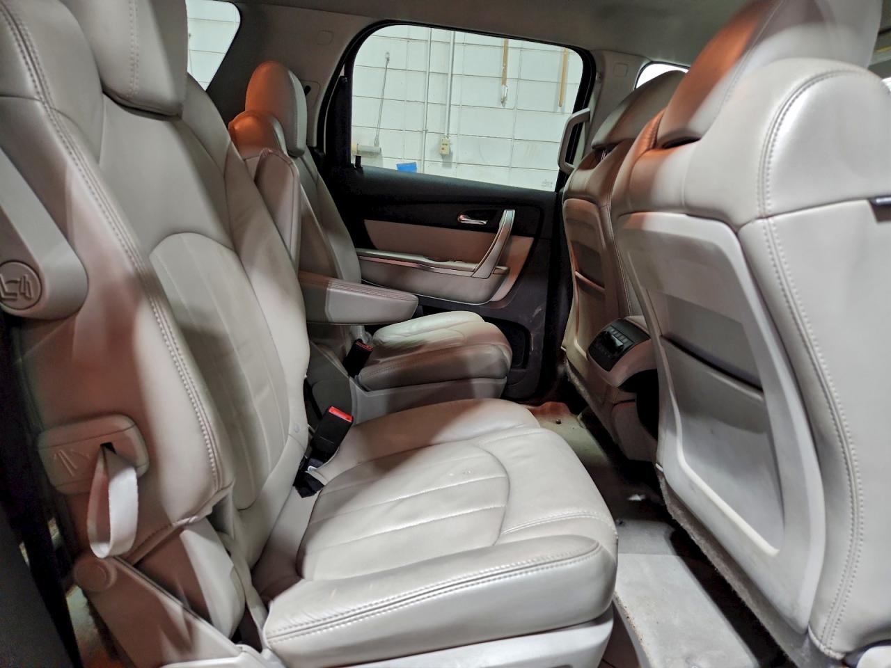 2010 GMC ACADIA SLT-2 photo 11
