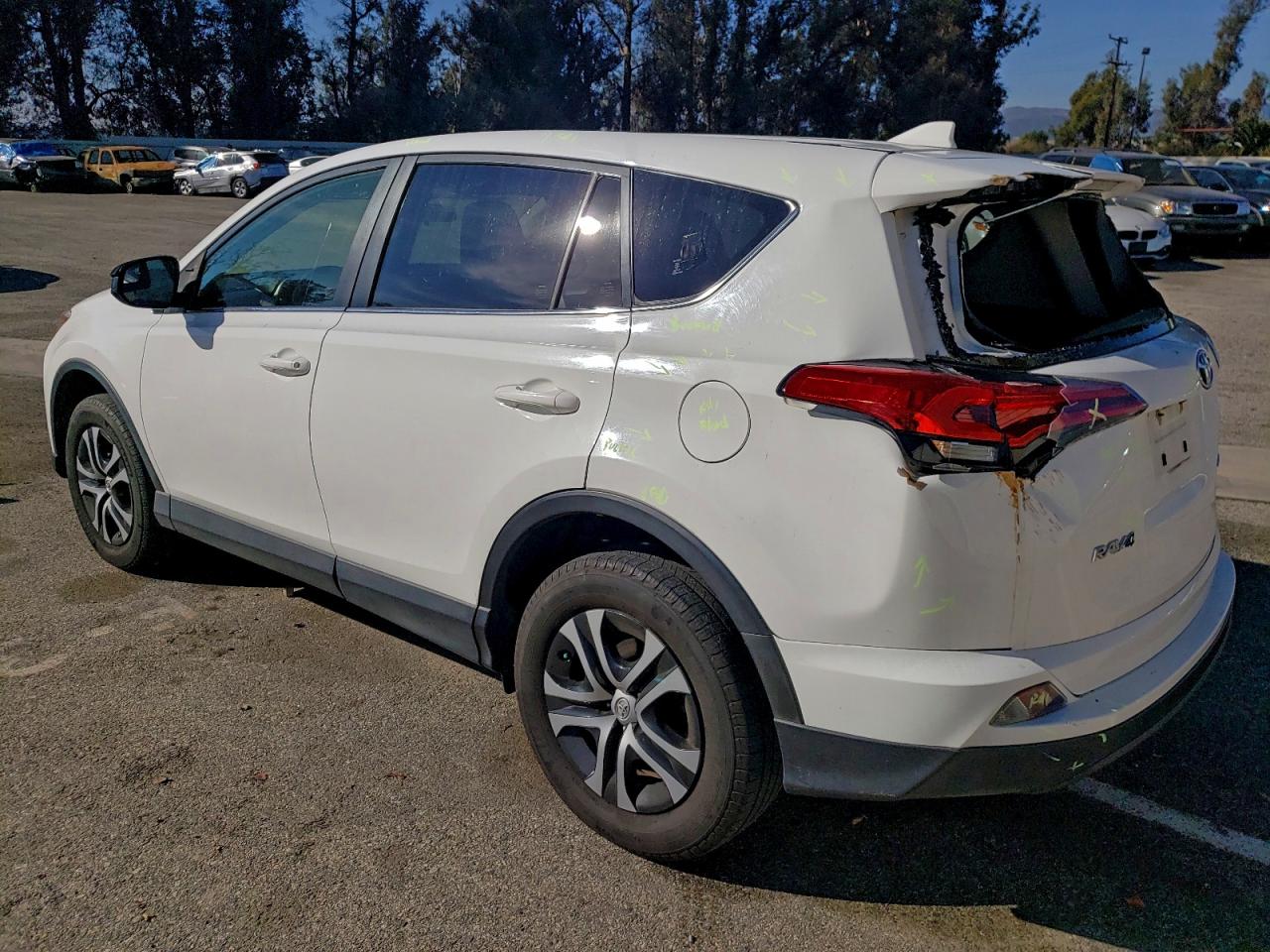 2017 TOYOTA RAV4 LE photo 2