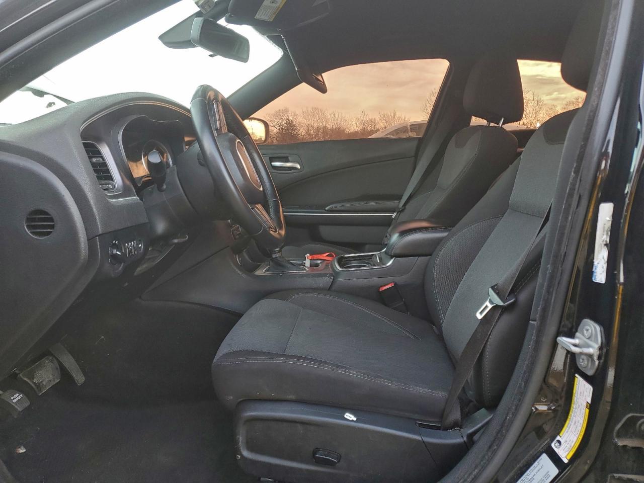 2015 DODGE CHARGER SE photo 13
