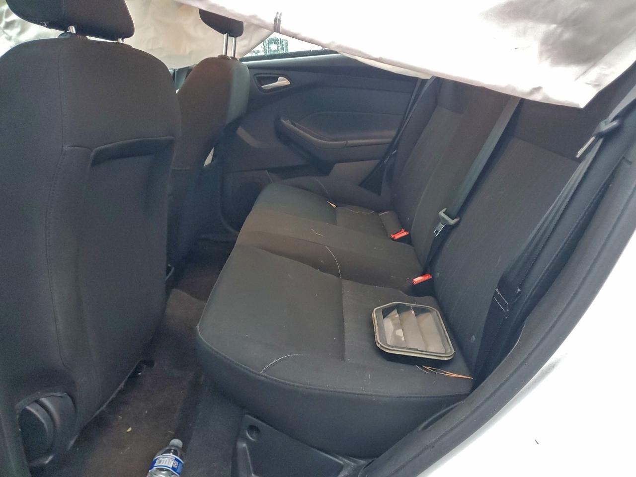 2018 FORD FOCUS SE photo 10