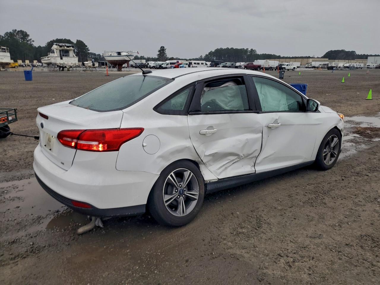 2018 FORD FOCUS SE photo 3