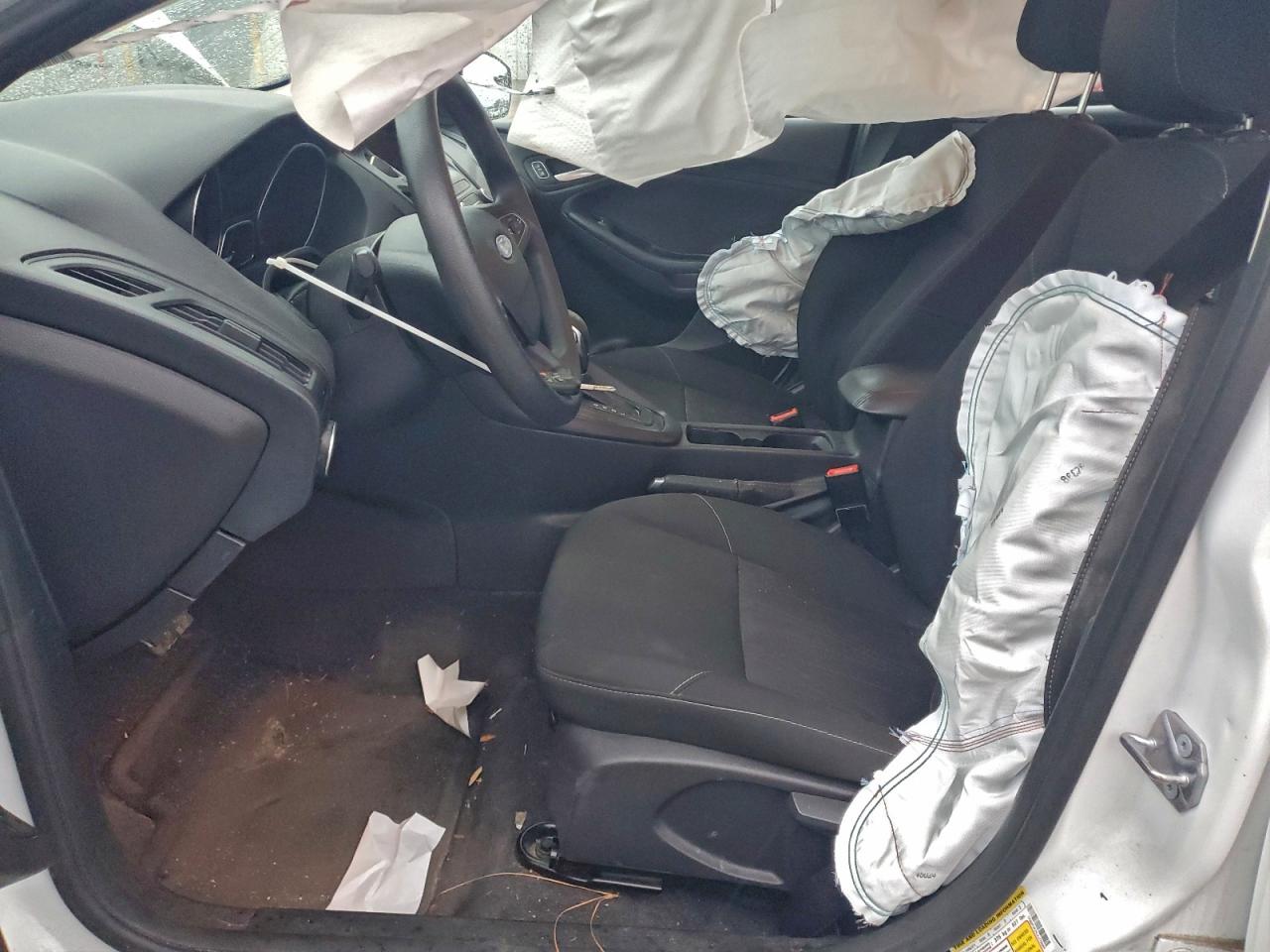 2018 FORD FOCUS SE photo 7