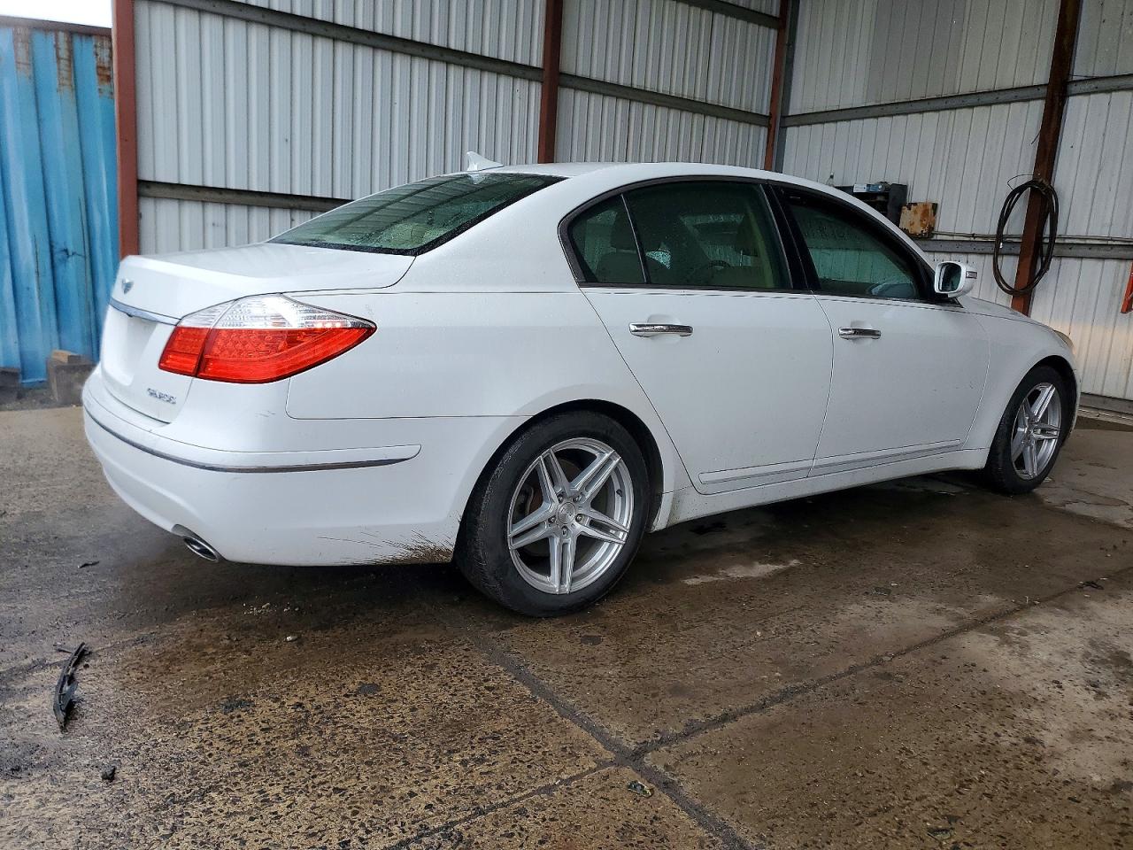 2010 HYUNDAI GENESIS 3.8L photo 3