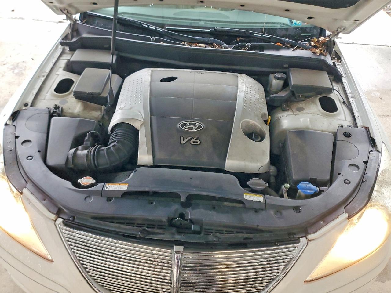 2010 HYUNDAI GENESIS 3.8L photo 11