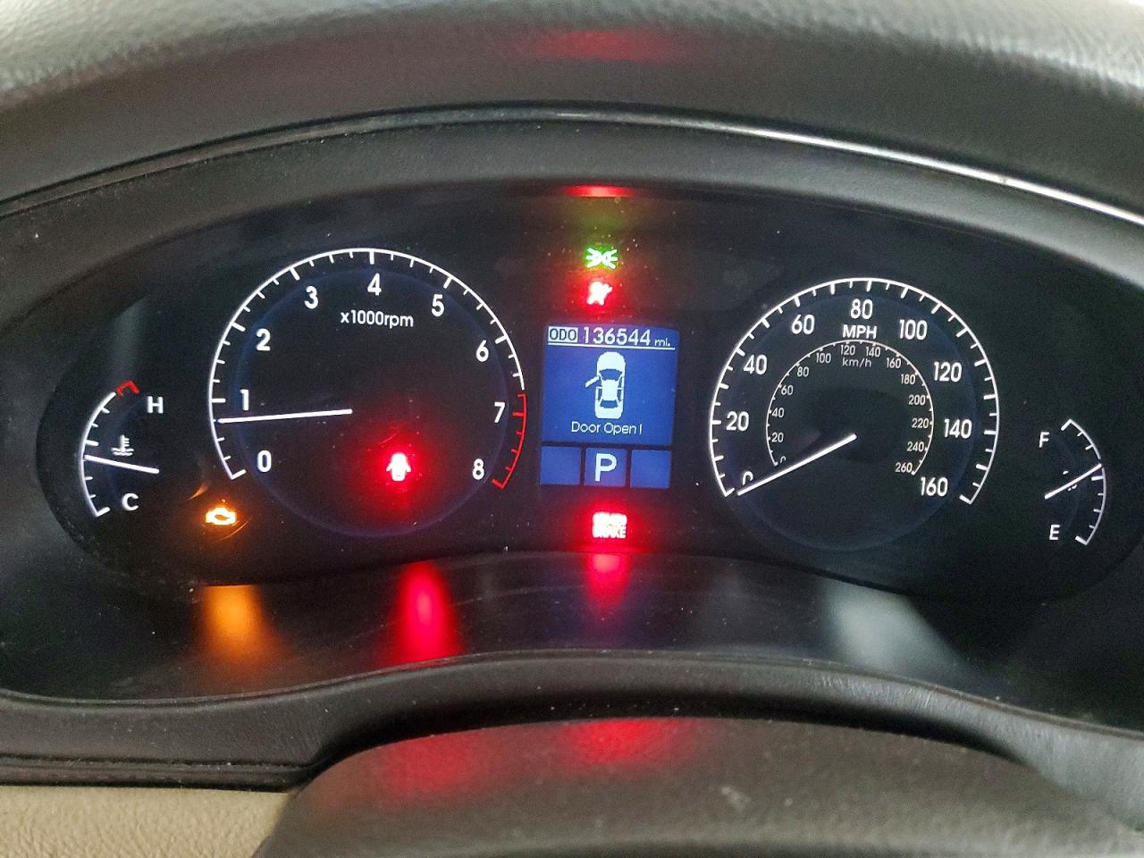 2010 HYUNDAI GENESIS 3.8L photo 9