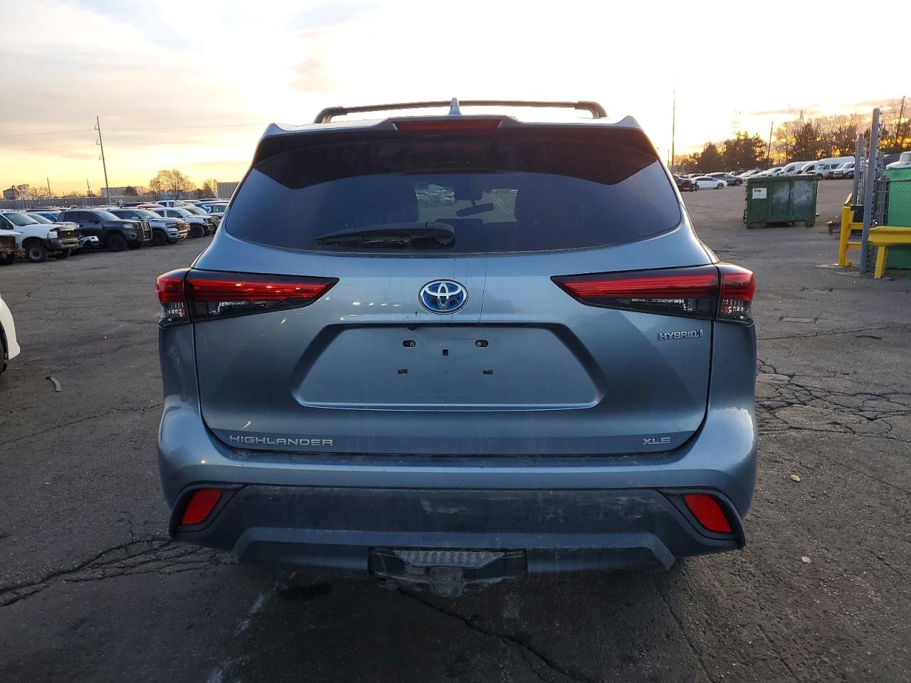 2021 TOYOTA HIGHLANDER HYBRID XLE photo 6
