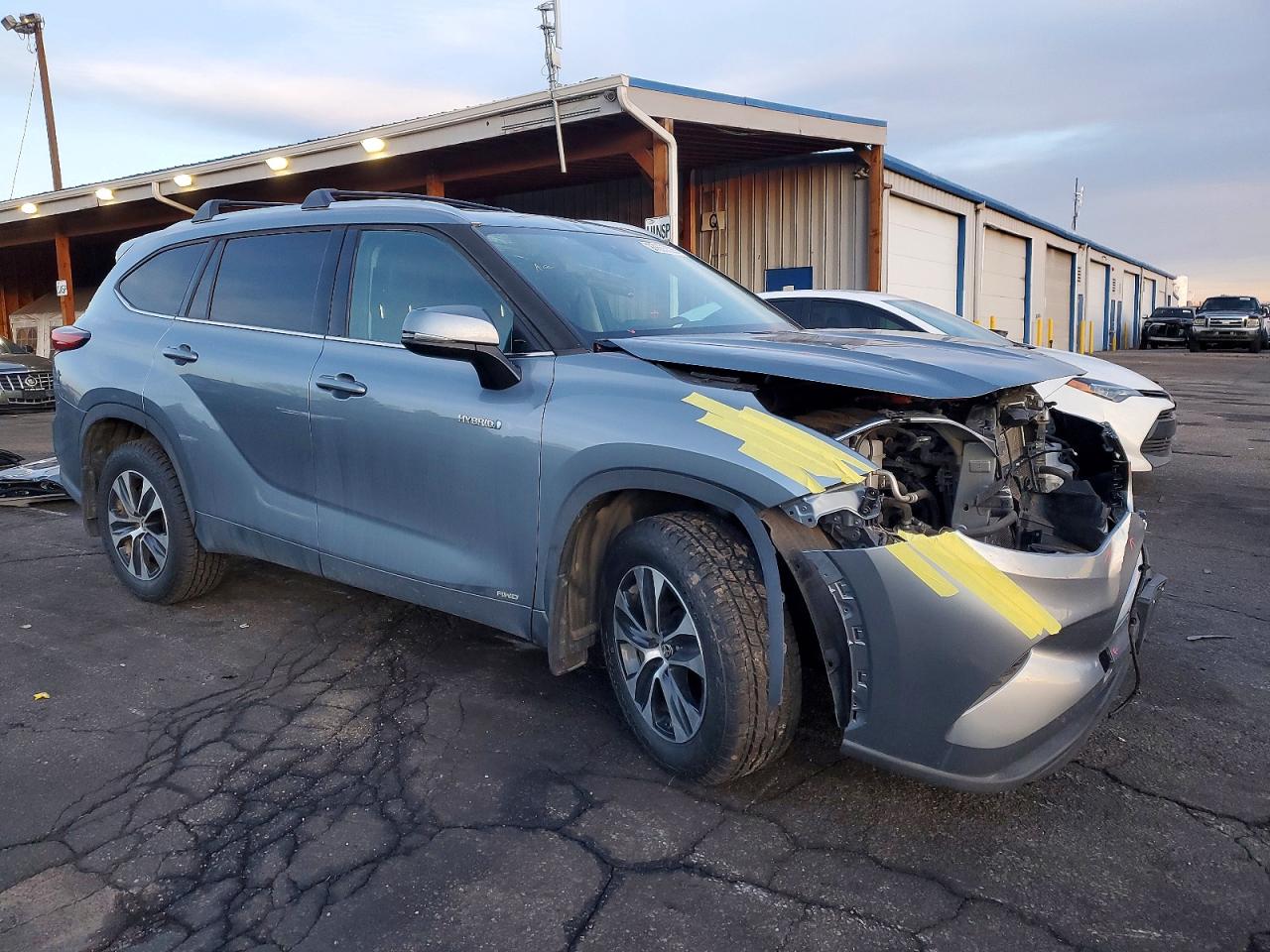 2021 TOYOTA HIGHLANDER HYBRID XLE photo 4