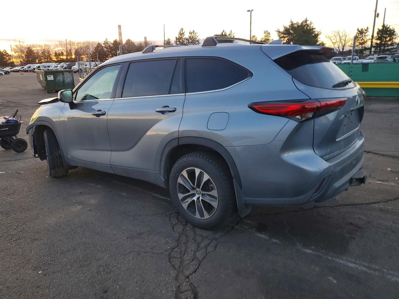 2021 TOYOTA HIGHLANDER HYBRID XLE photo 2