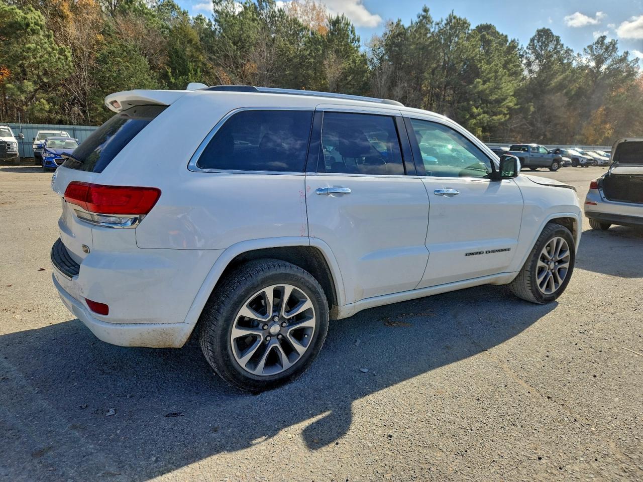 2018 JEEP GRAND CHEROKEE OVERLAND photo 3