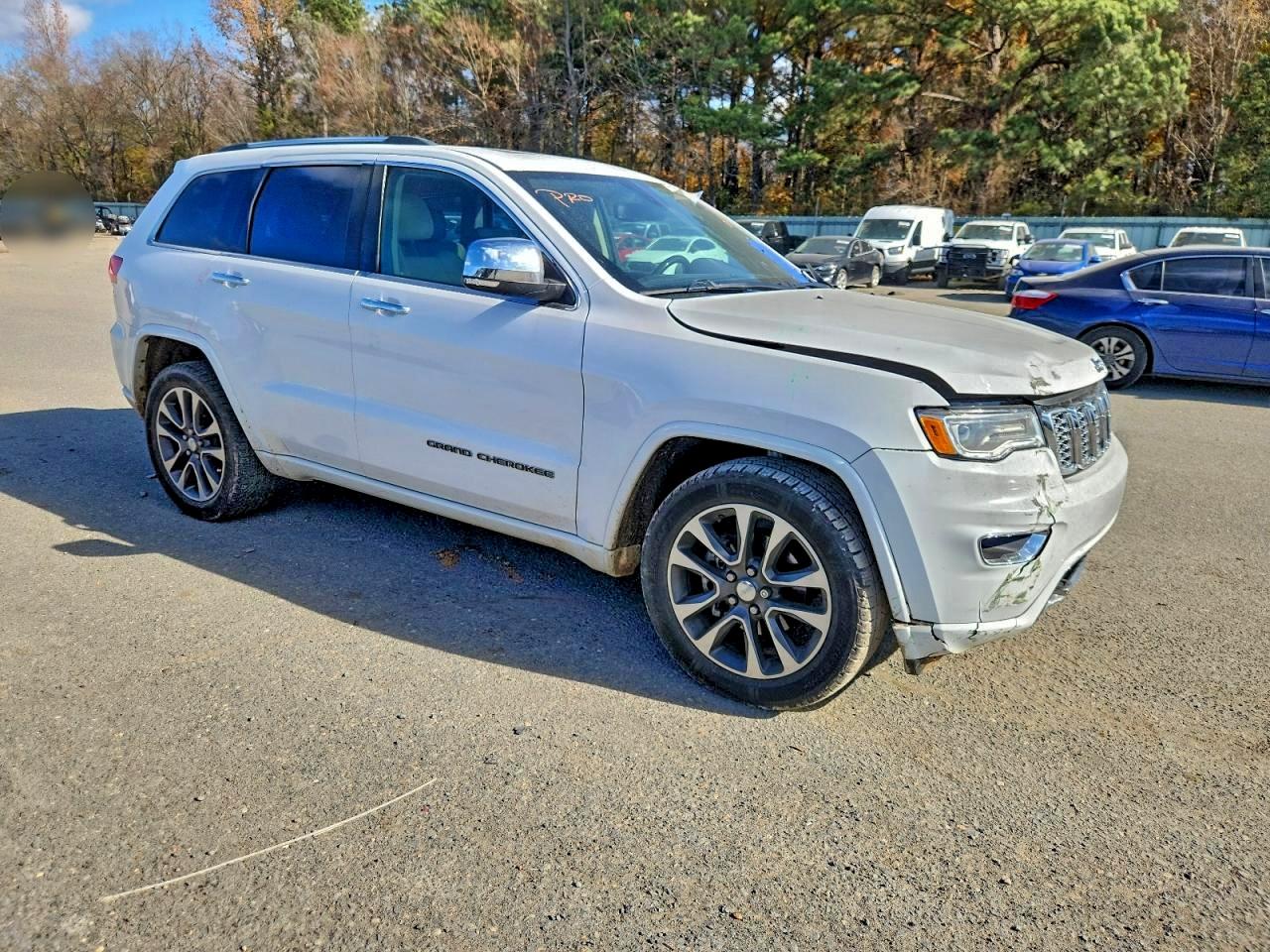 2018 JEEP GRAND CHEROKEE OVERLAND photo 4