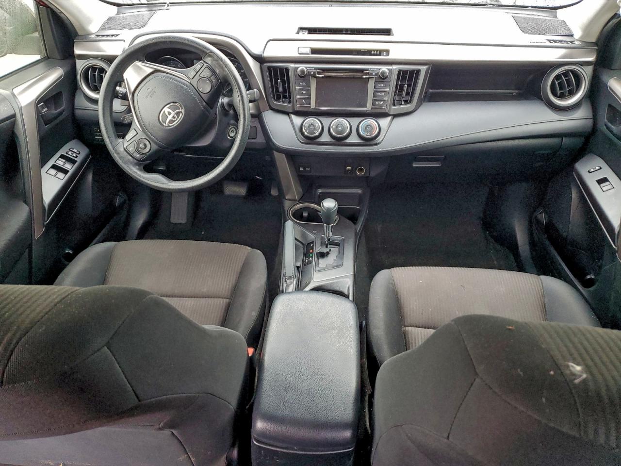 2018 TOYOTA RAV4 LE photo 8