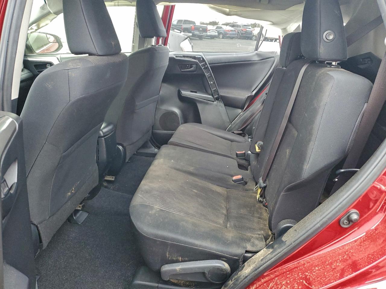 2018 TOYOTA RAV4 LE photo 11