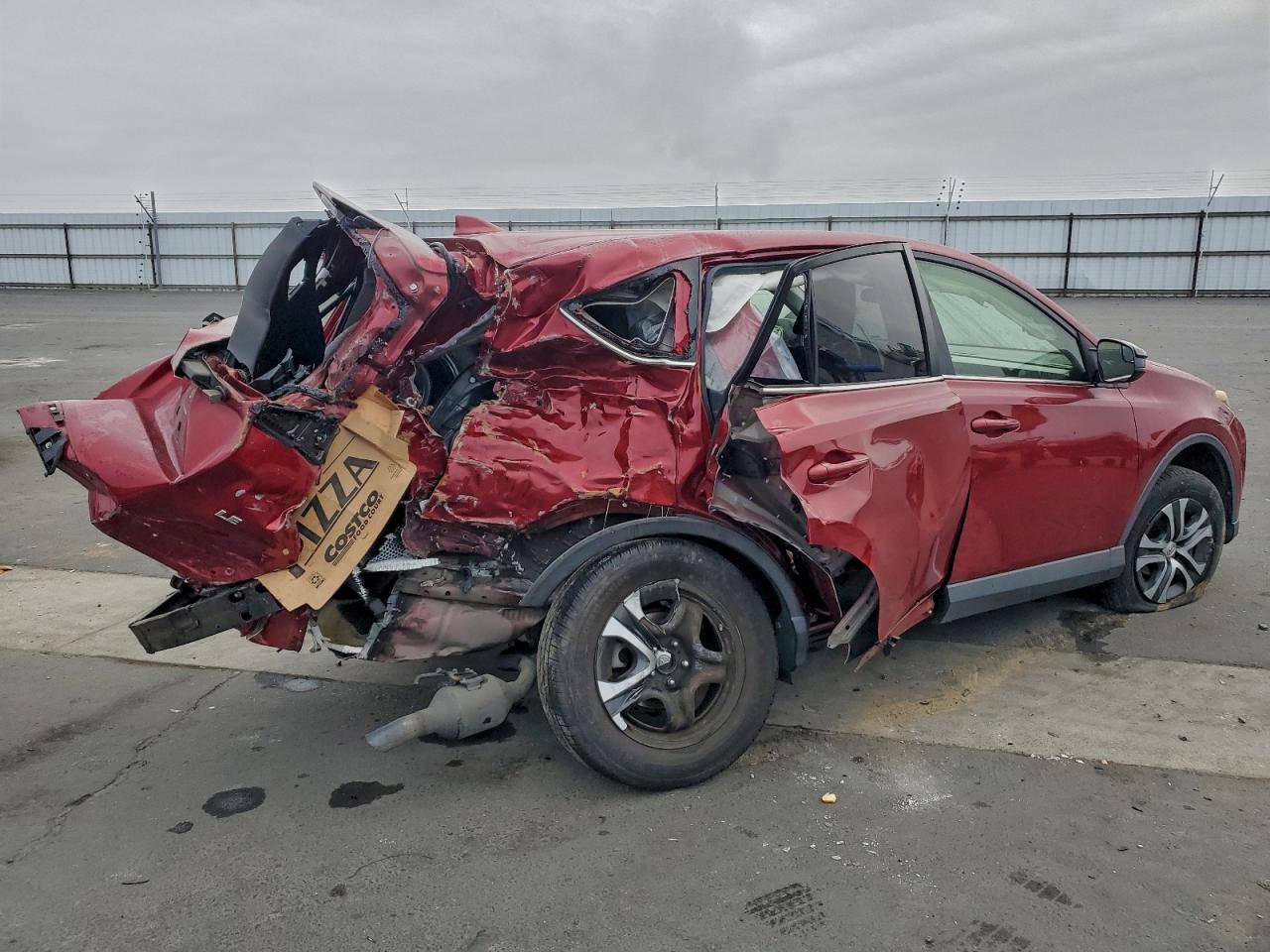 2018 TOYOTA RAV4 LE photo 3