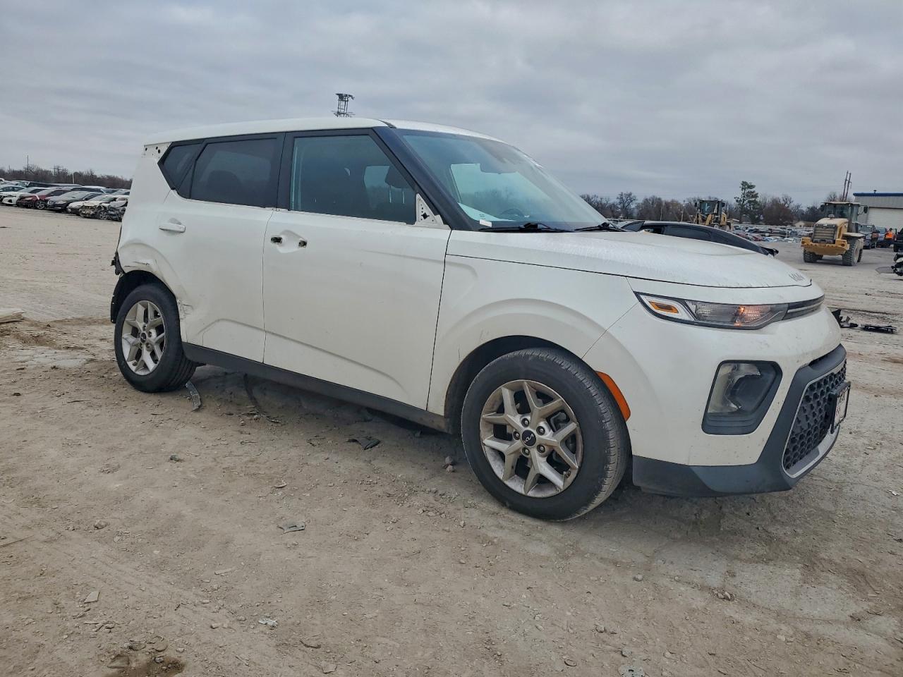 2022 KIA SOUL LX photo 4