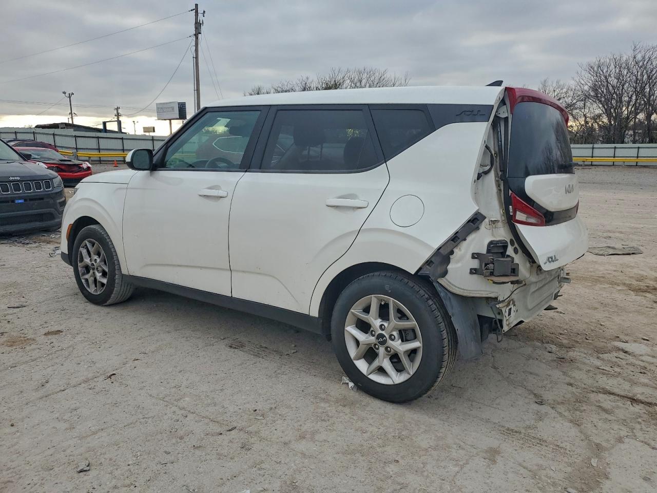 2022 KIA SOUL LX photo 2