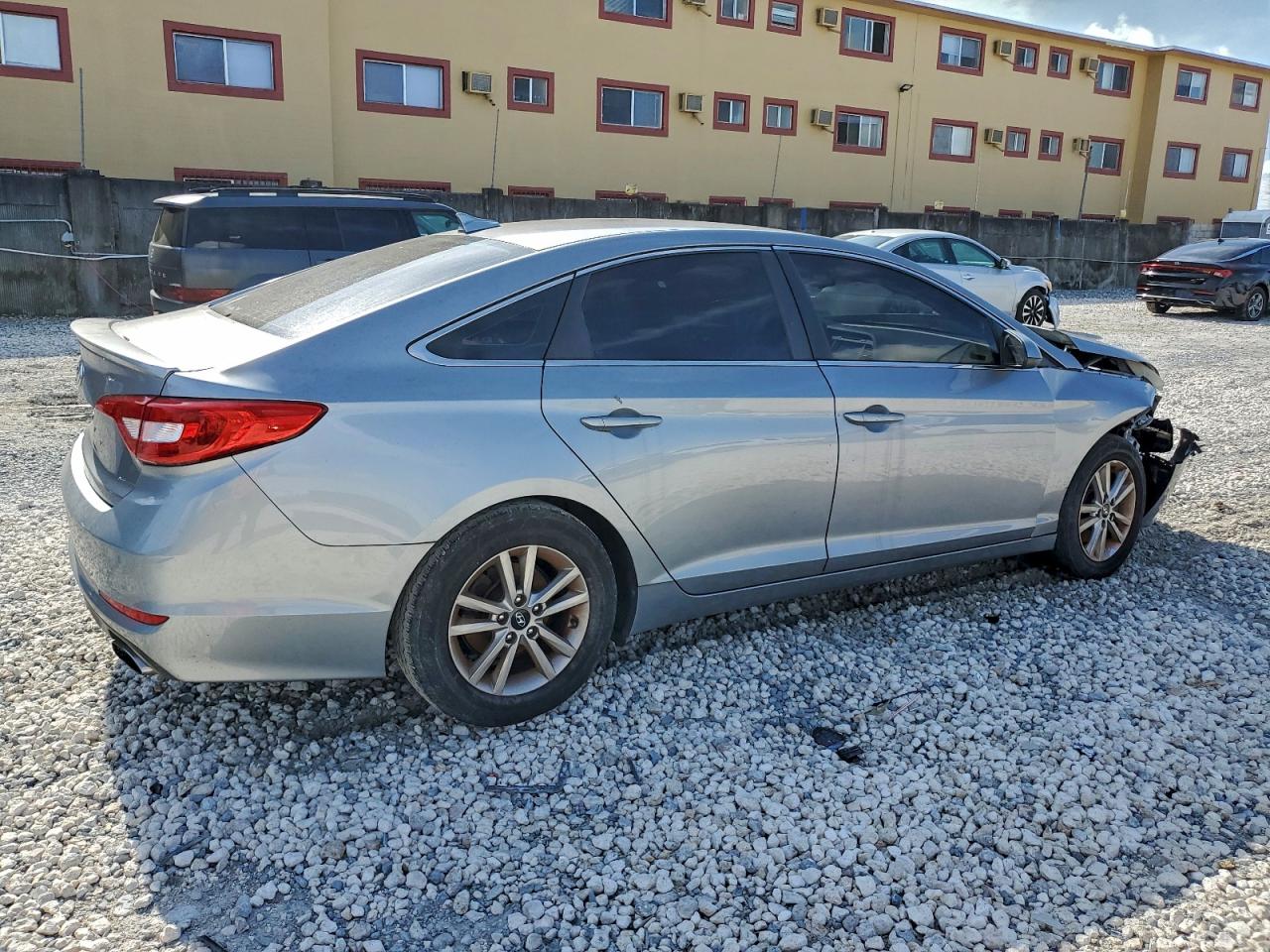 2016 HYUNDAI SONATA SE photo 3