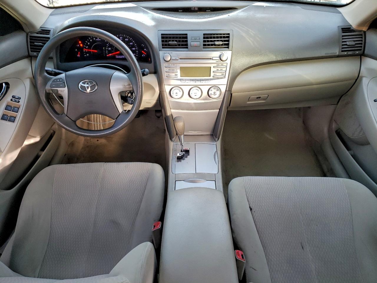 2010 TOYOTA CAMRY SE photo 8