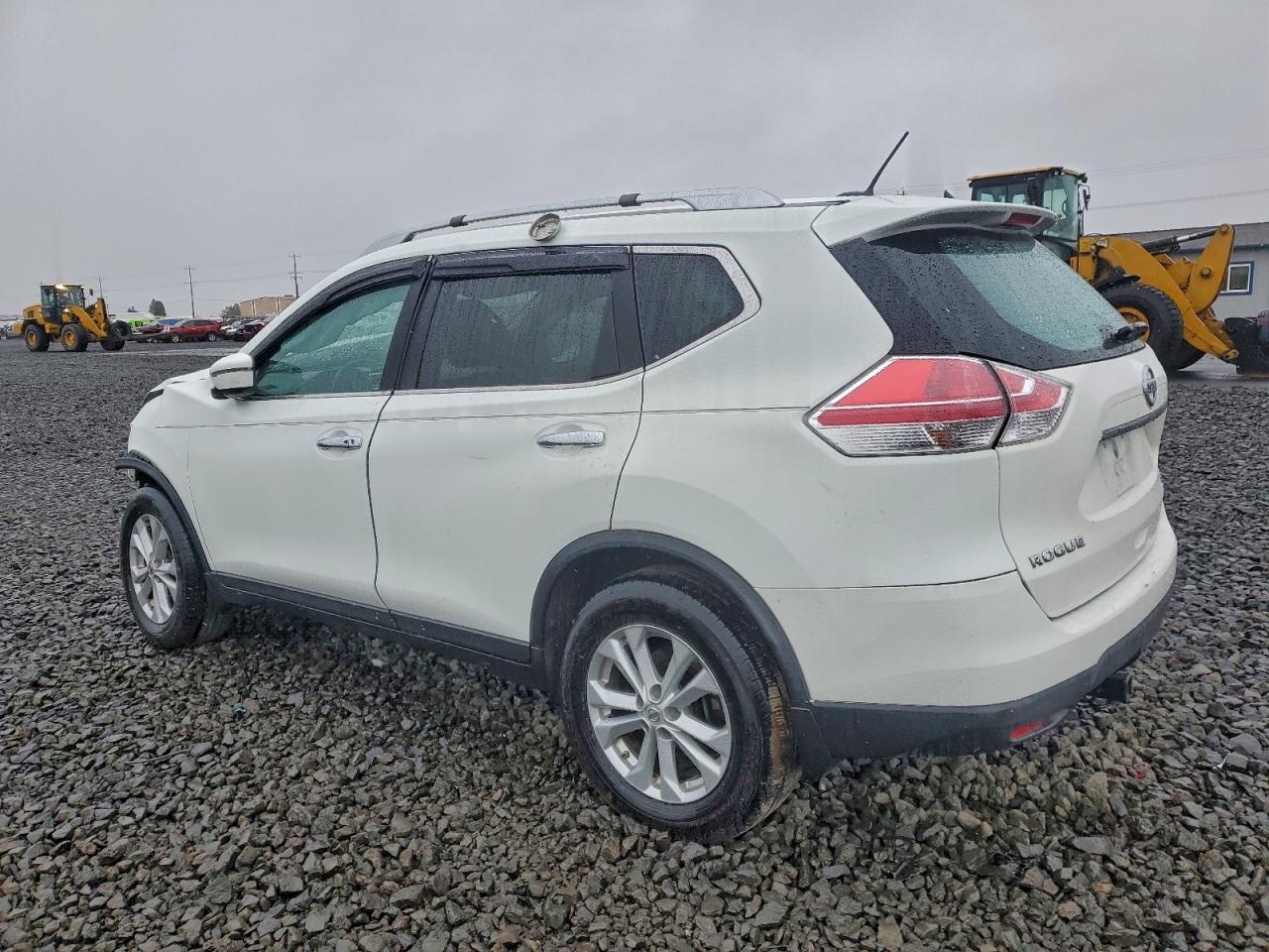 2016 NISSAN ROGUE S photo 2