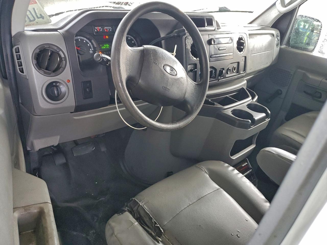 2011 FORD ECONOLINE E150 VAN photo 8