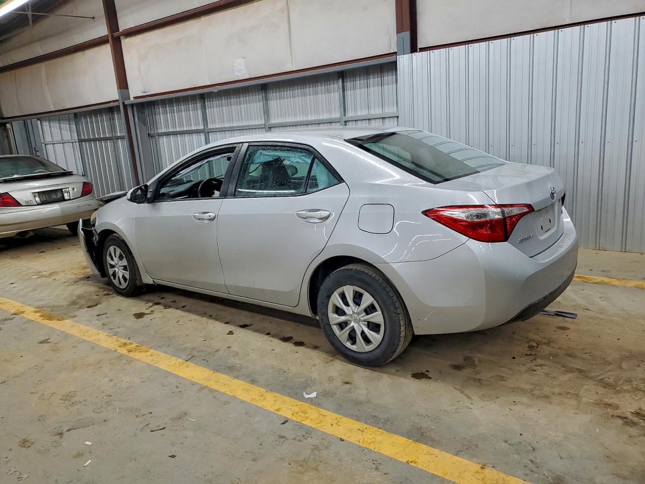 2014 TOYOTA COROLLA L photo 2